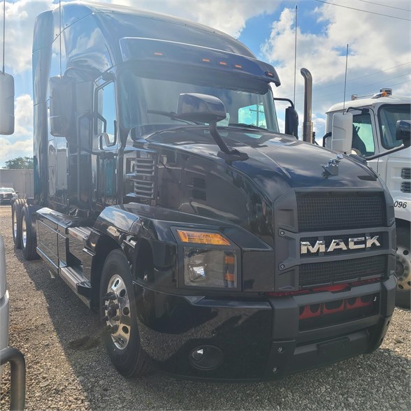 2024 MACK ANTHEM 64T 8031462013