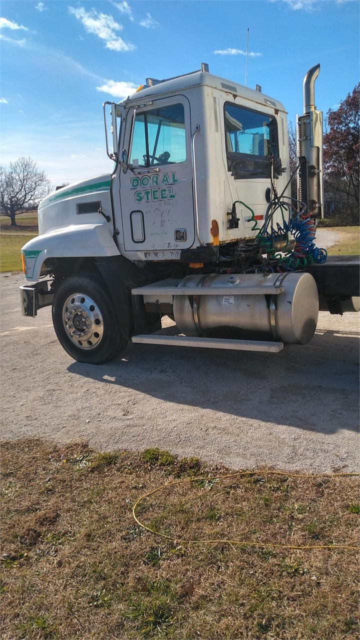 1995 MACK CH613 8050282471