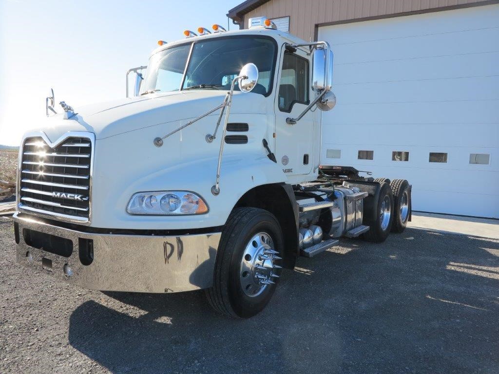 2015 MACK PINNACLE CXU613 9002641121