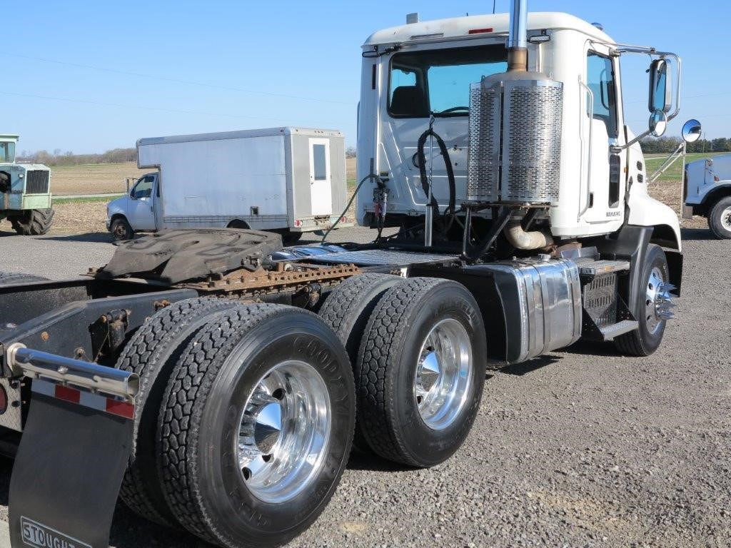 2015 MACK PINNACLE CXU613 9002641332