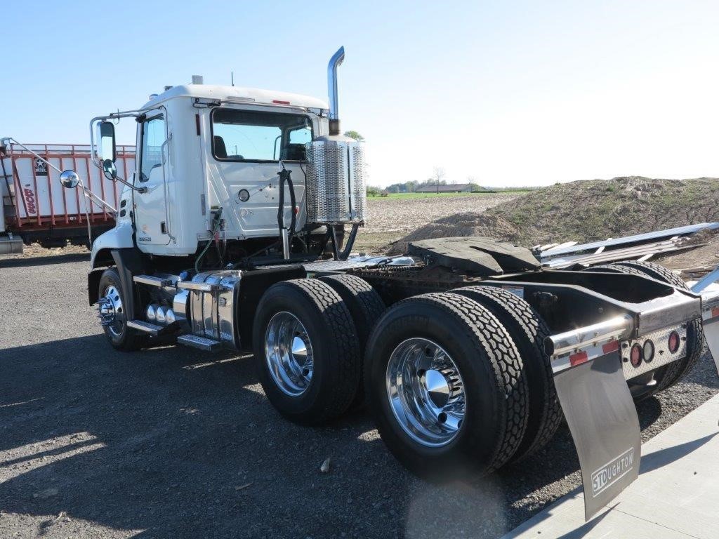 2015 MACK PINNACLE CXU613 9002641393