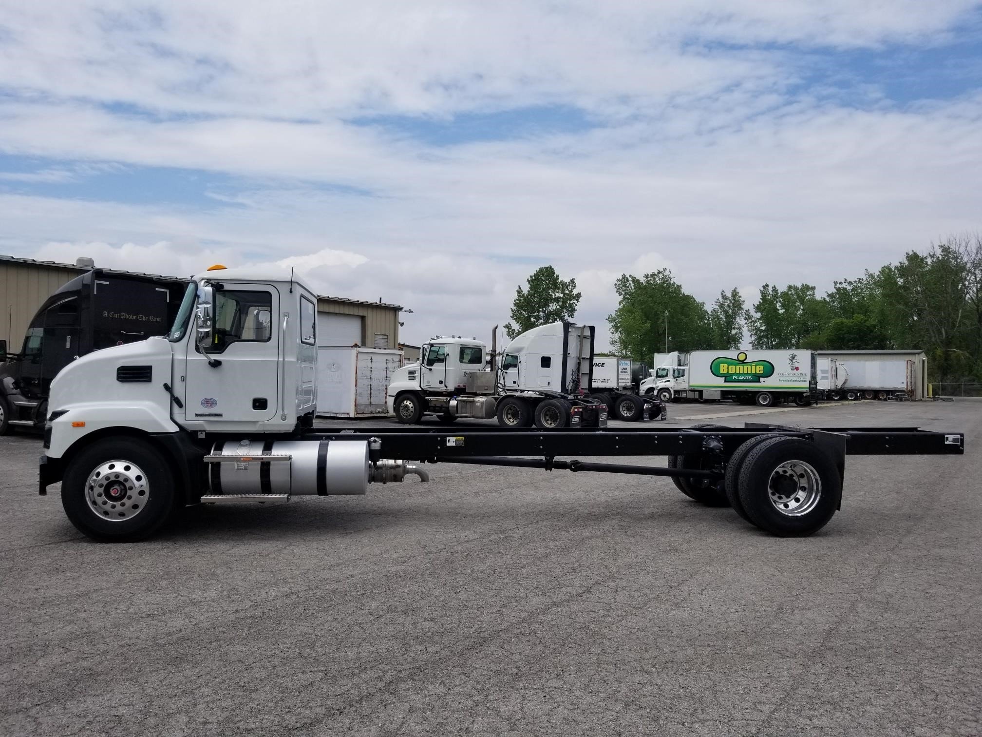 2024 MACK MD6 9006598557