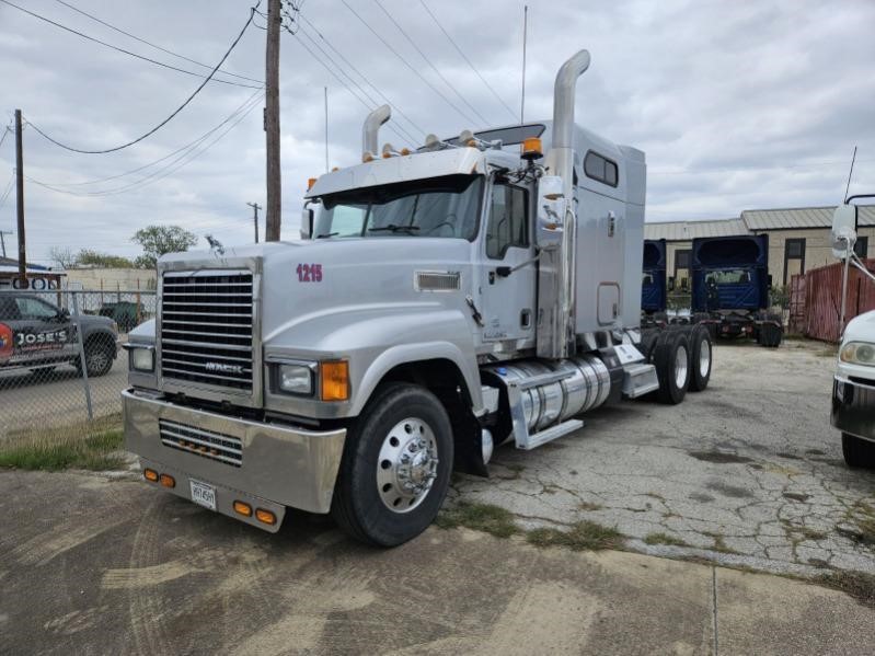 2016 MACK PINNACLE CHU613 RAWHIDE 9007689788