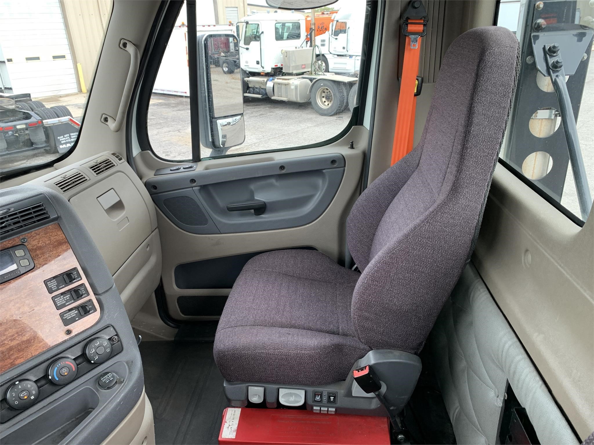 2016 FREIGHTLINER CASCADIA 125 9014797875