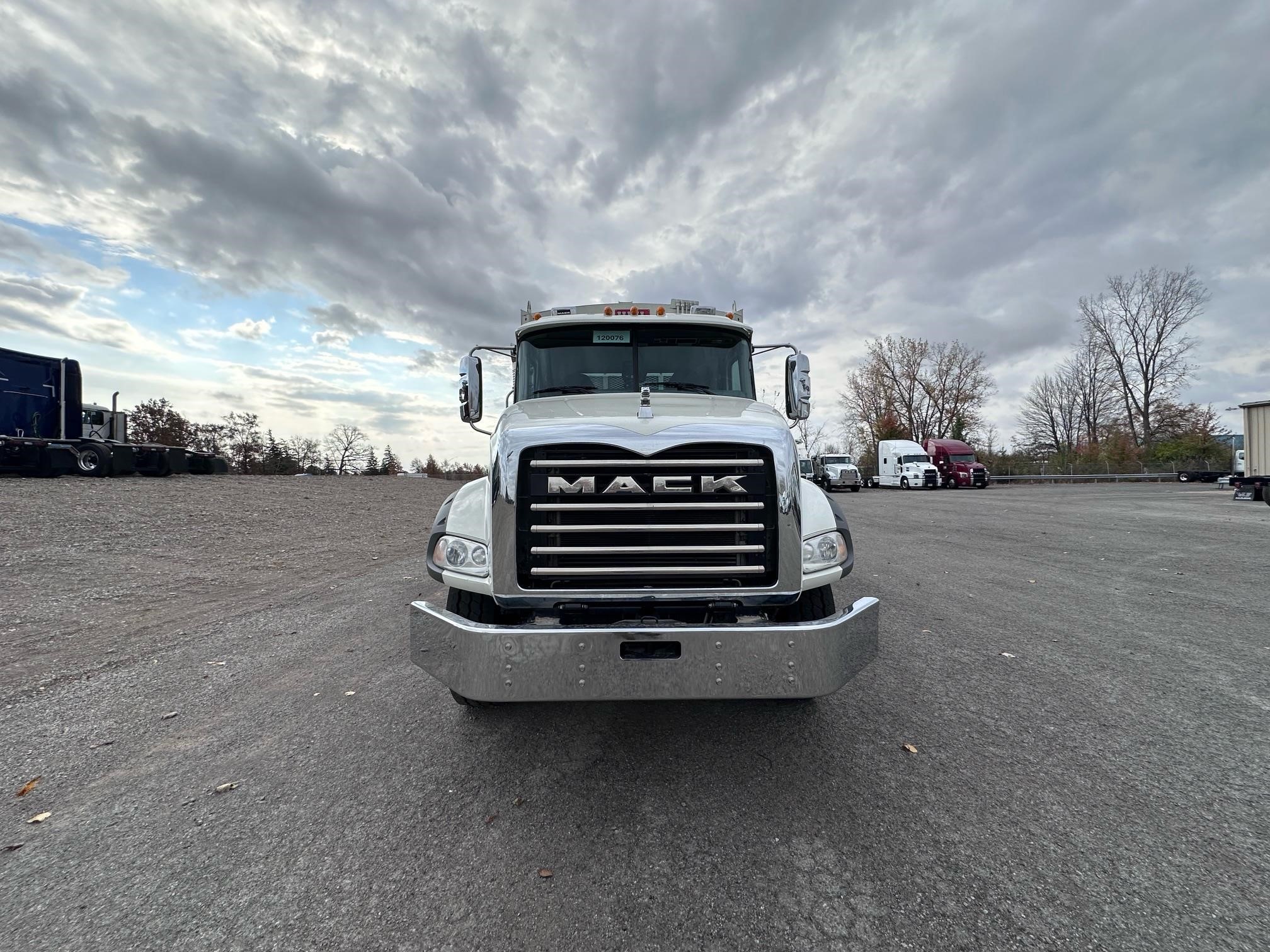 2022 MACK GRANITE 64BR 9028561508